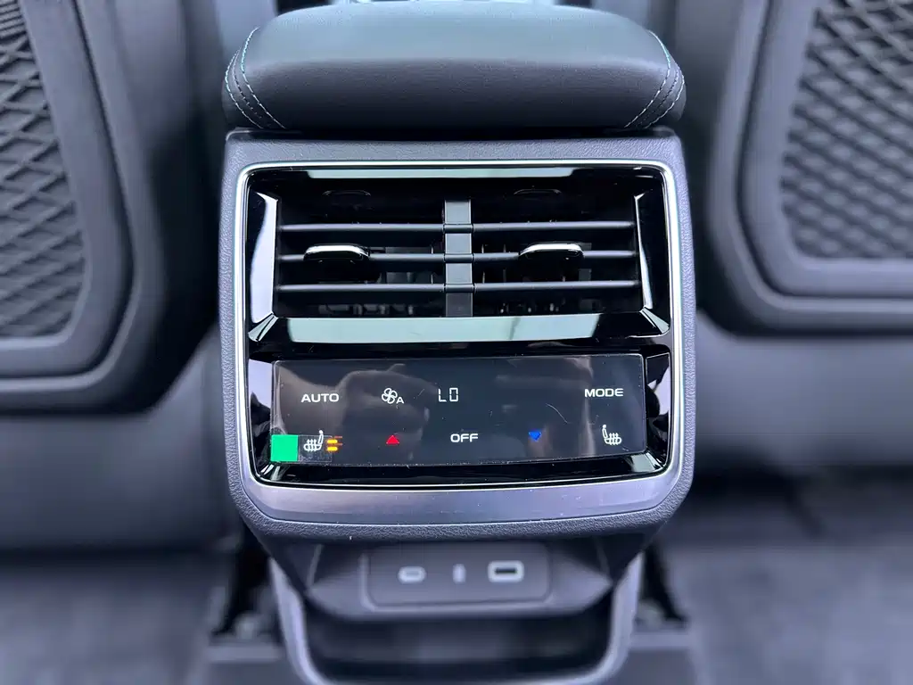 Geely Xingyue L — миниатюра 25