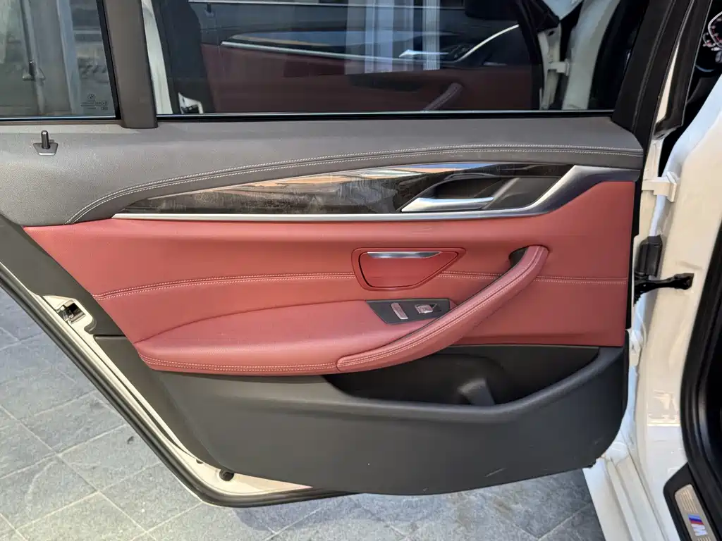 BMW 5 Series — миниатюра 15