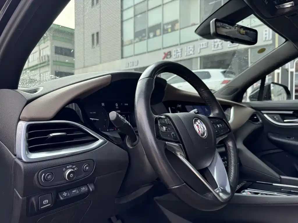 Buick Enclave — миниатюра 11