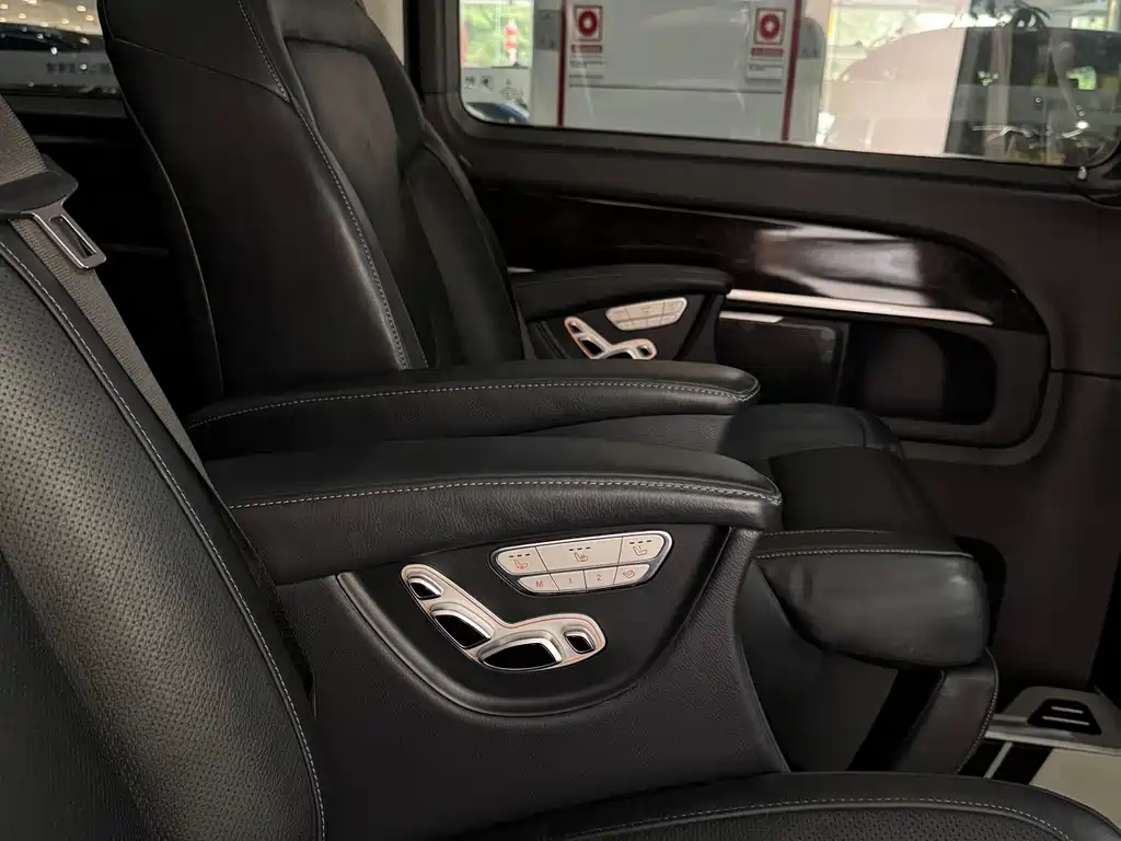 Mercedes-Benz V-Class — миниатюра 10