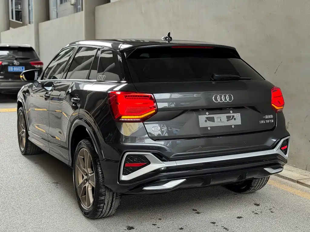 Audi Q2L 2022 35 TFSI Fashion