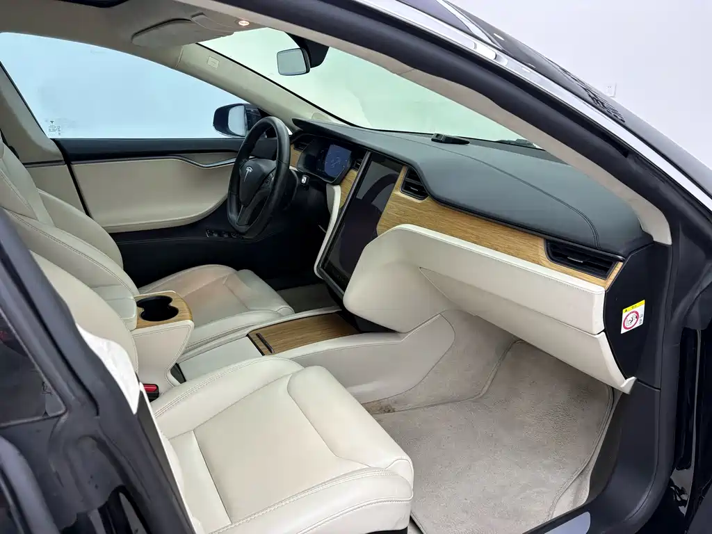 Tesla Model S — миниатюра 13
