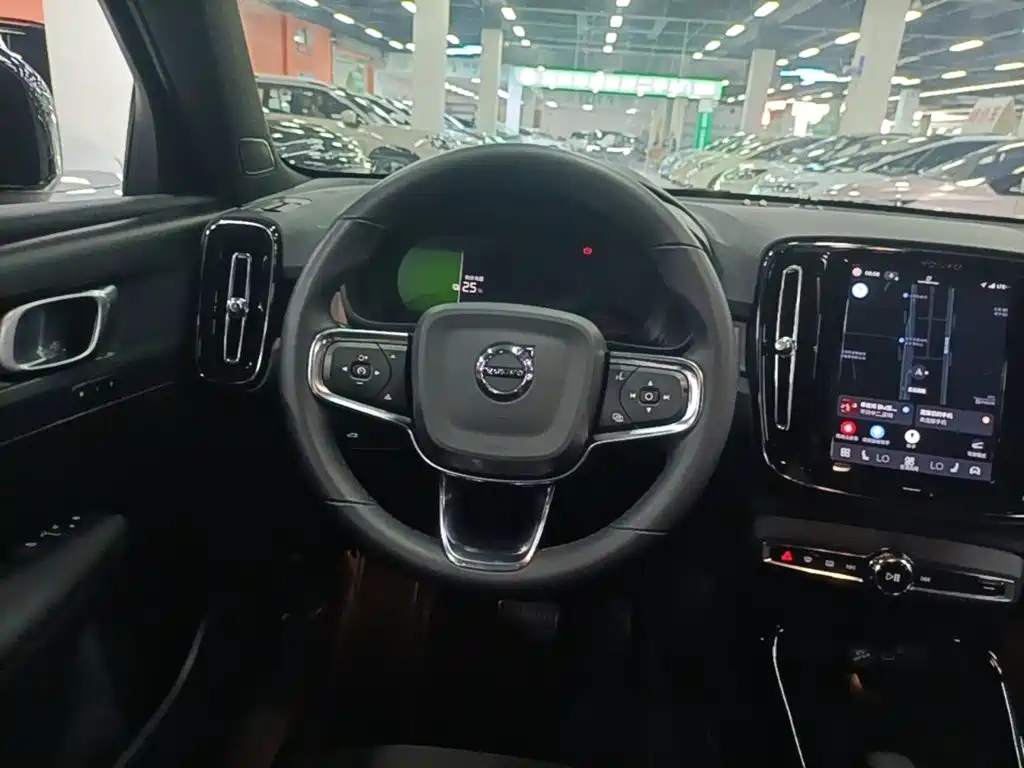 Volvo XC40 NEV — миниатюра 11