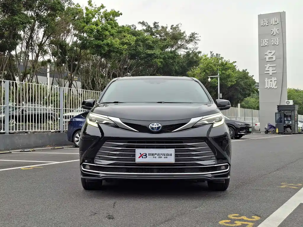 Toyota Sienna 2021 2.5L Luxury