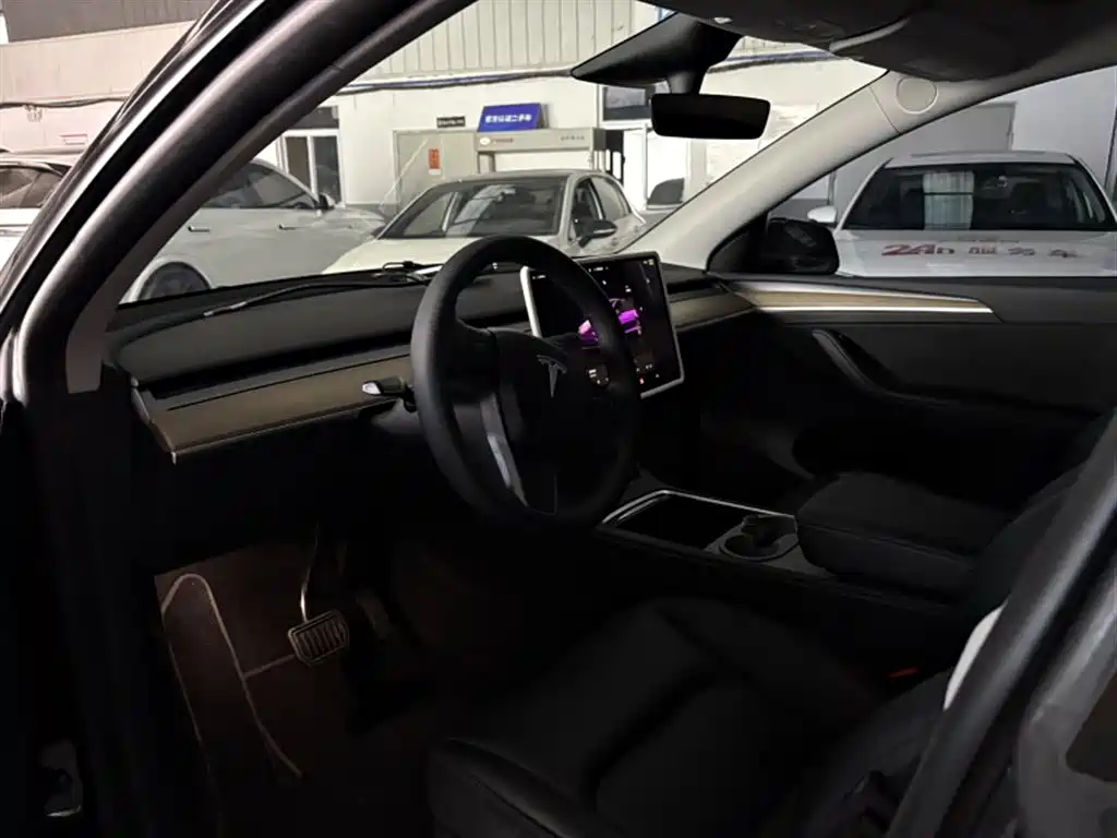 Tesla Model Y — фотографии объявления, Фото 4