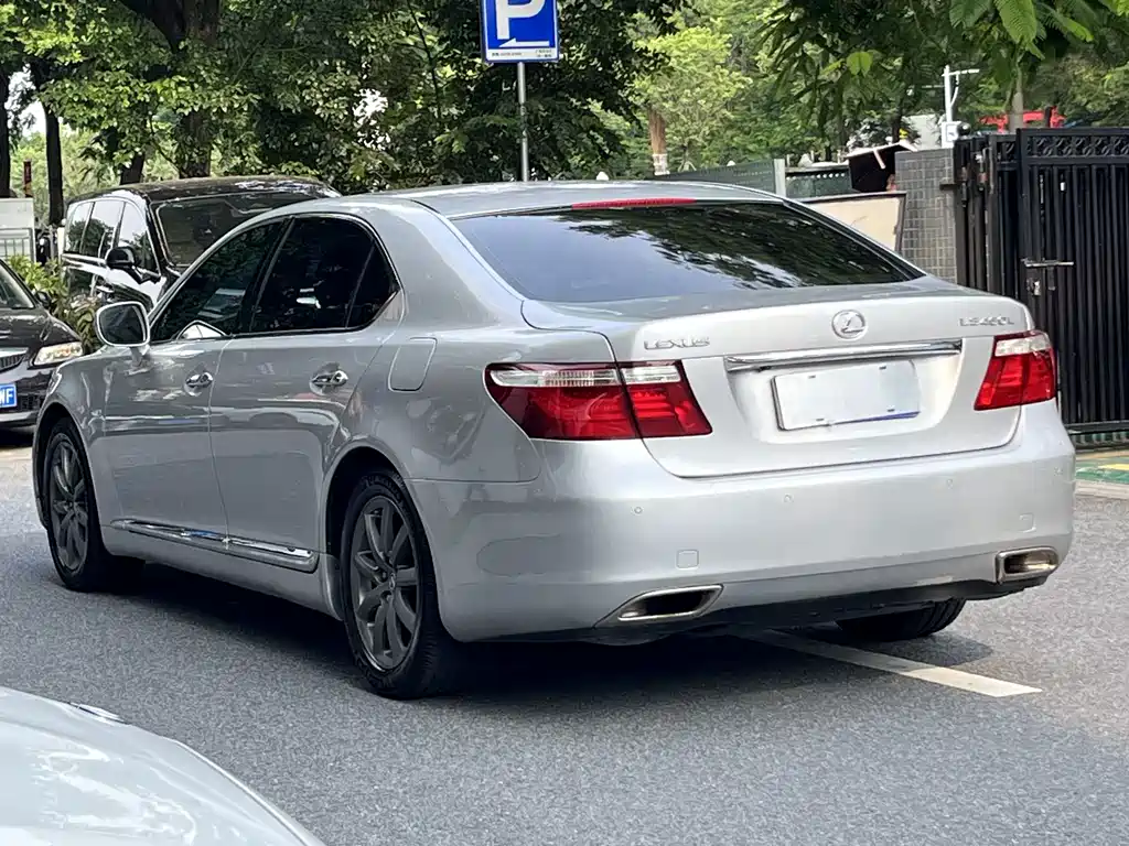 Lexus LS 2006 460L