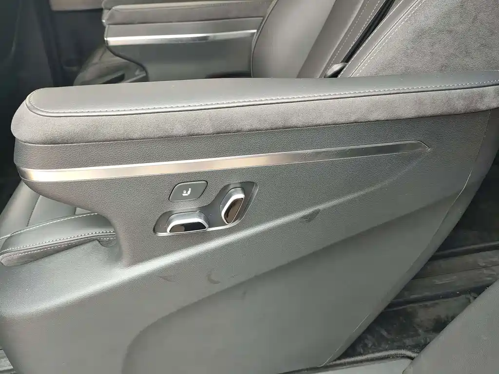 Hongqi Hongqi HQ9 PHEV — миниатюра 8