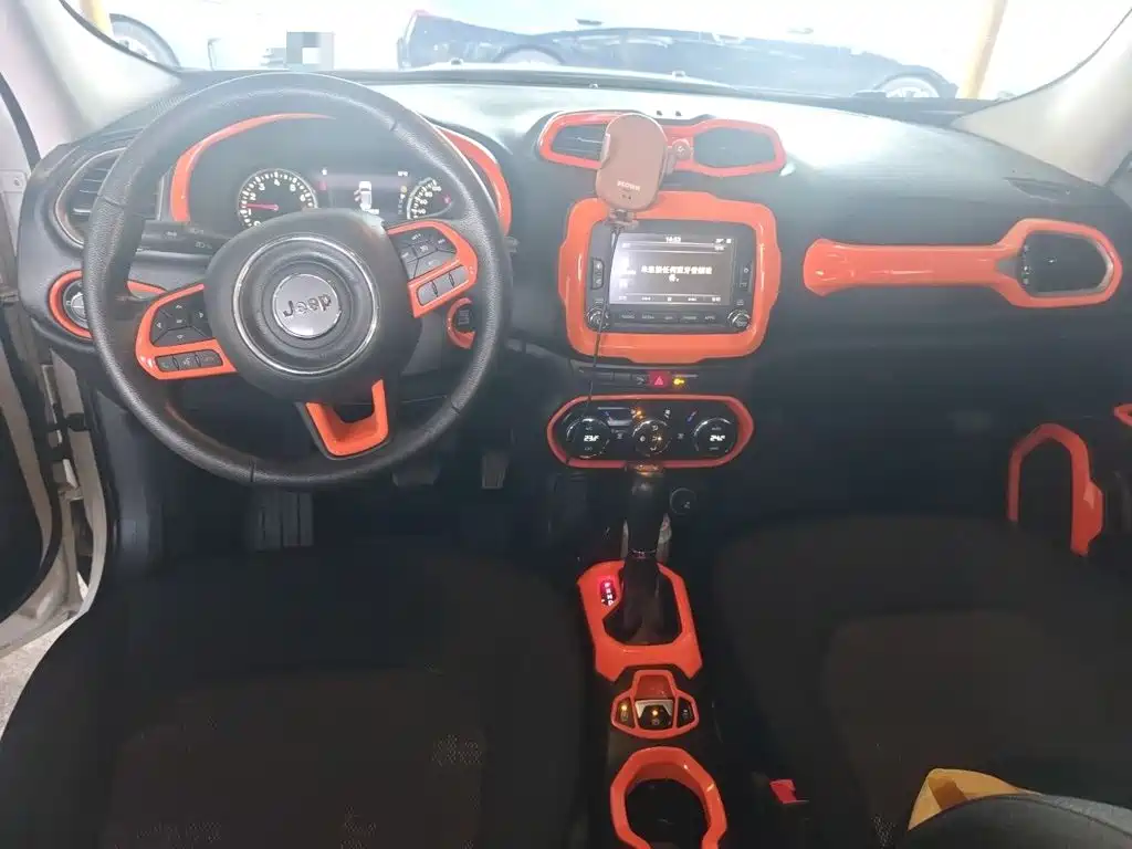 Jeep Renegade — миниатюра 5