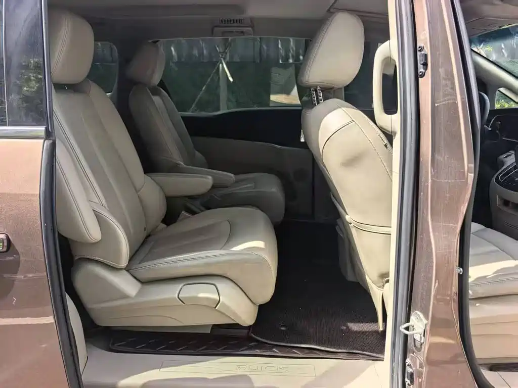 Buick GL8 — миниатюра 7