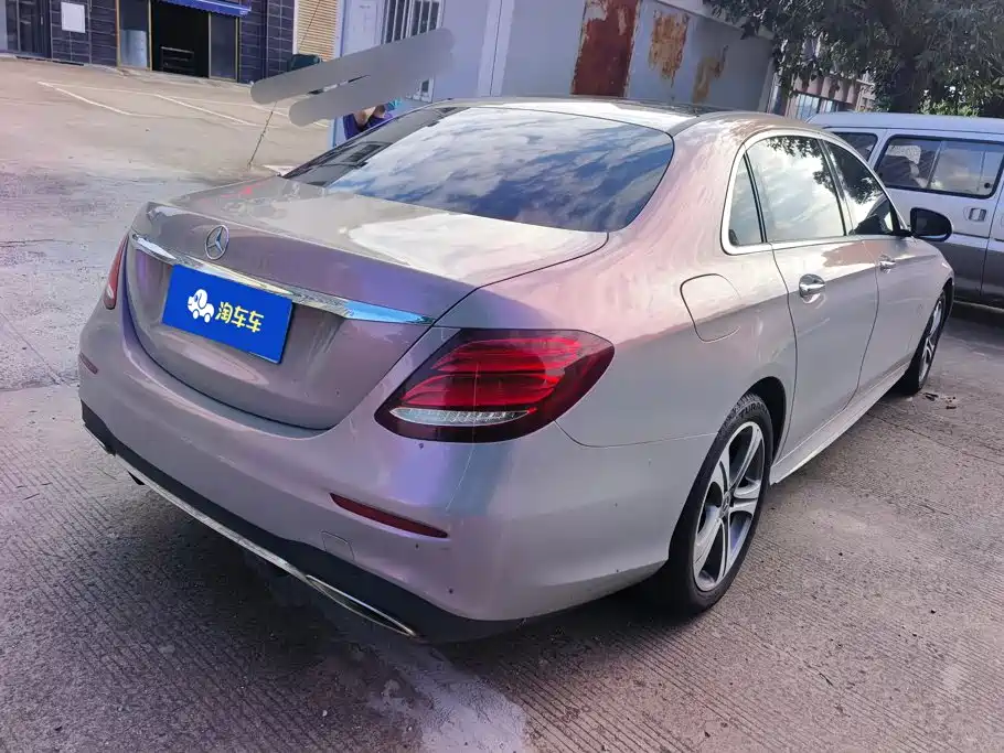 Mercedes-Benz E-Class — миниатюра 3