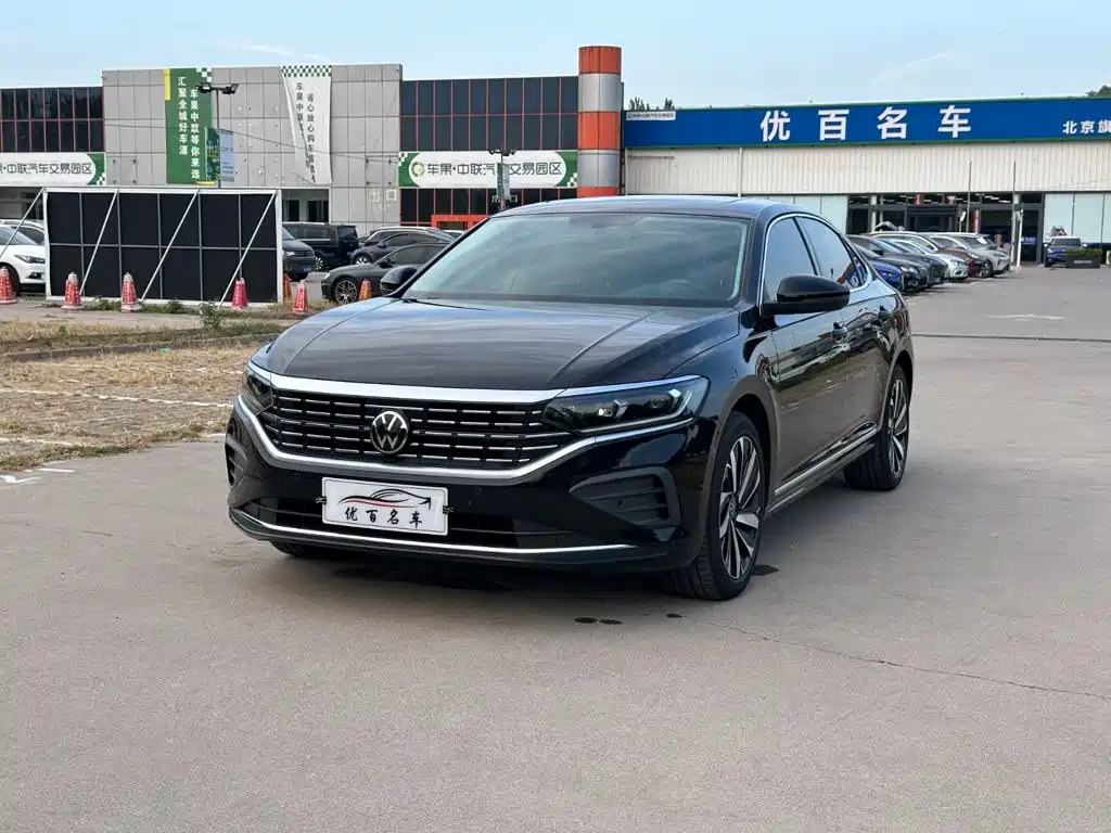 帕萨特 2025款 出众款 330TSI 精英版 2025