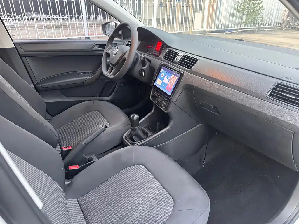 Volkswagen Santana — миниатюра 13