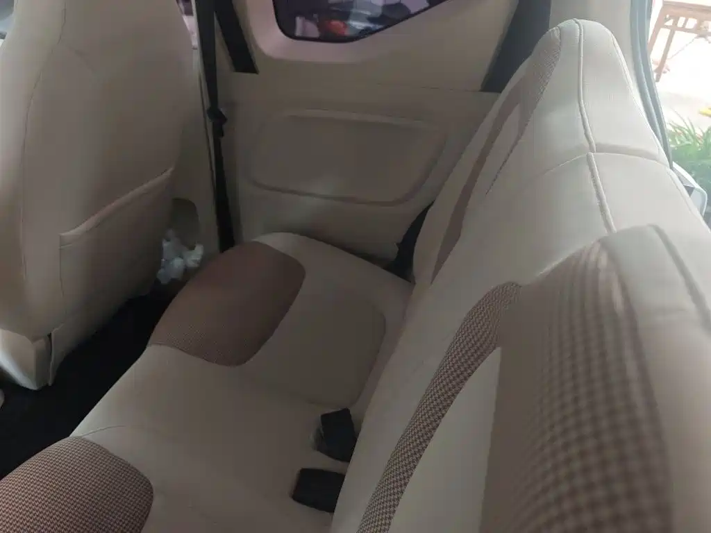 Wuling MINIEV — миниатюра 13
