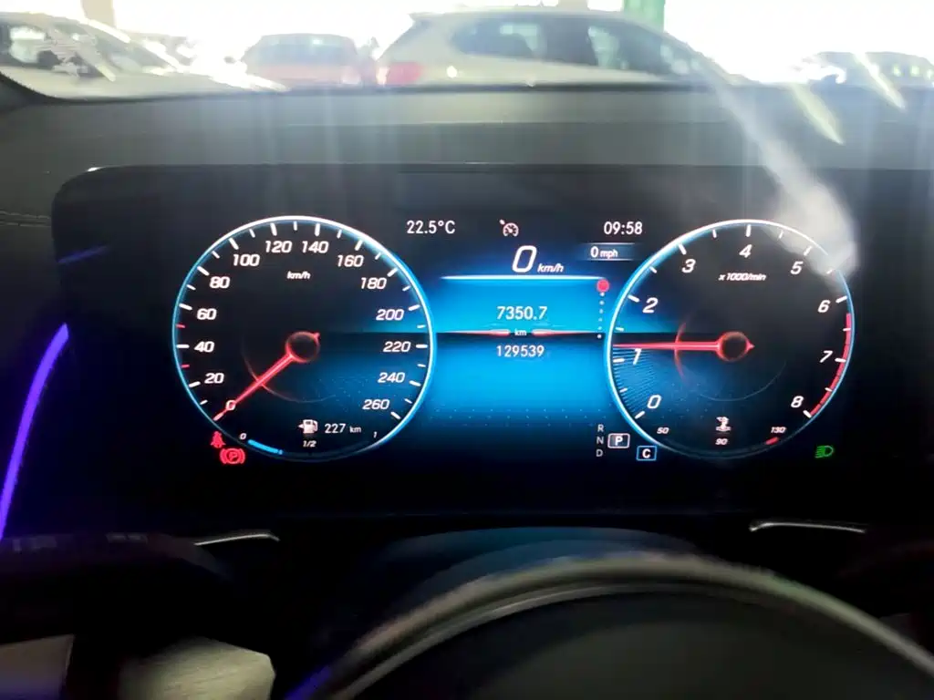 Mercedes-Benz GLB — миниатюра 8