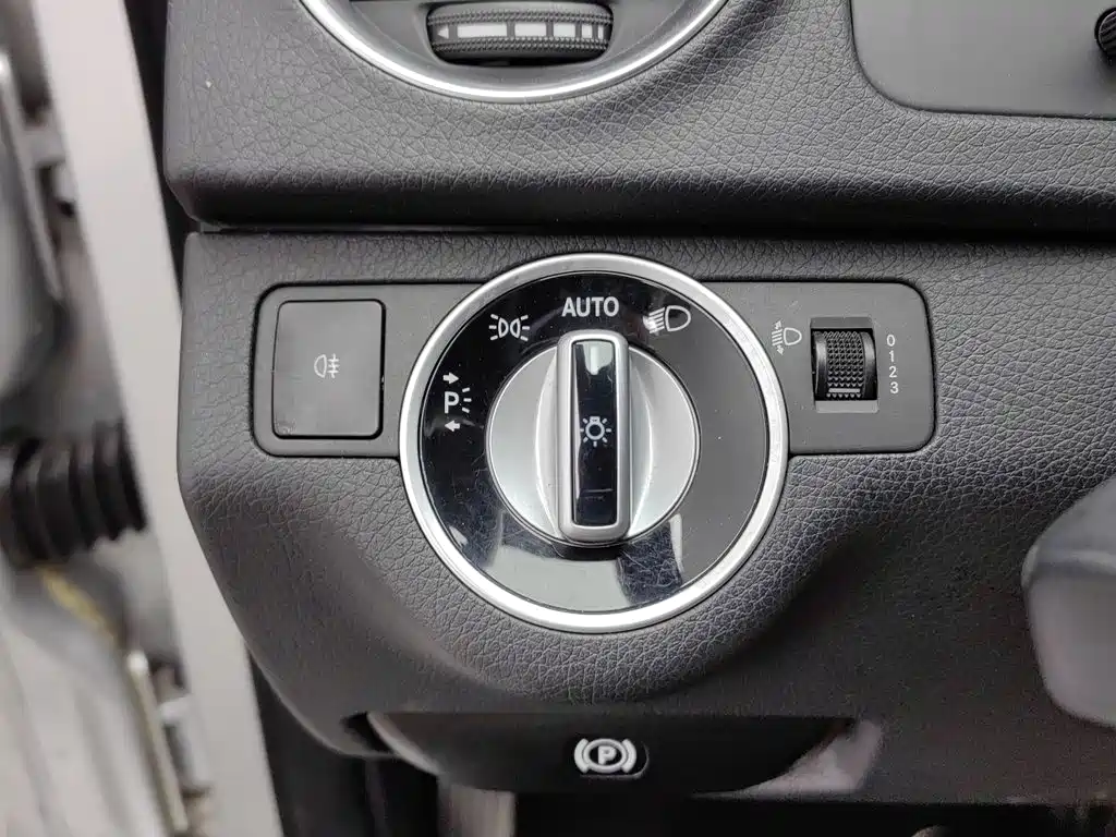 Mercedes-Benz C-Class — миниатюра 21