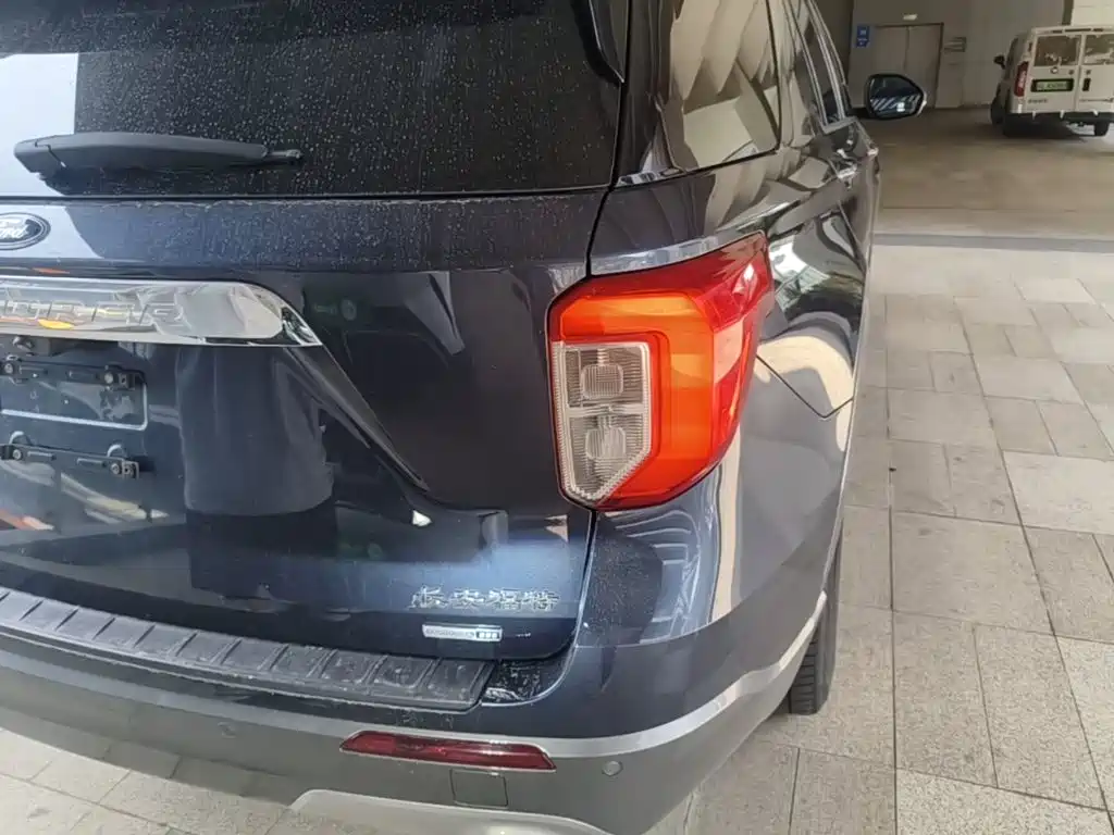 Ford Explorer — миниатюра 8