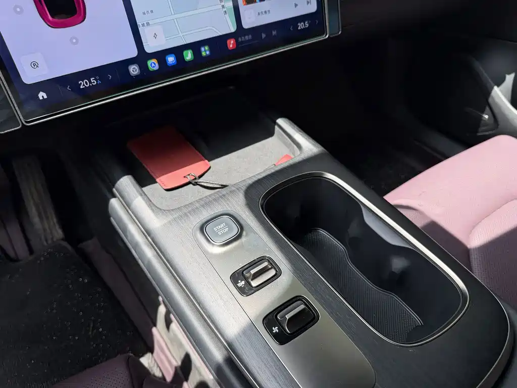 Xiaomi SU7 — миниатюра 8