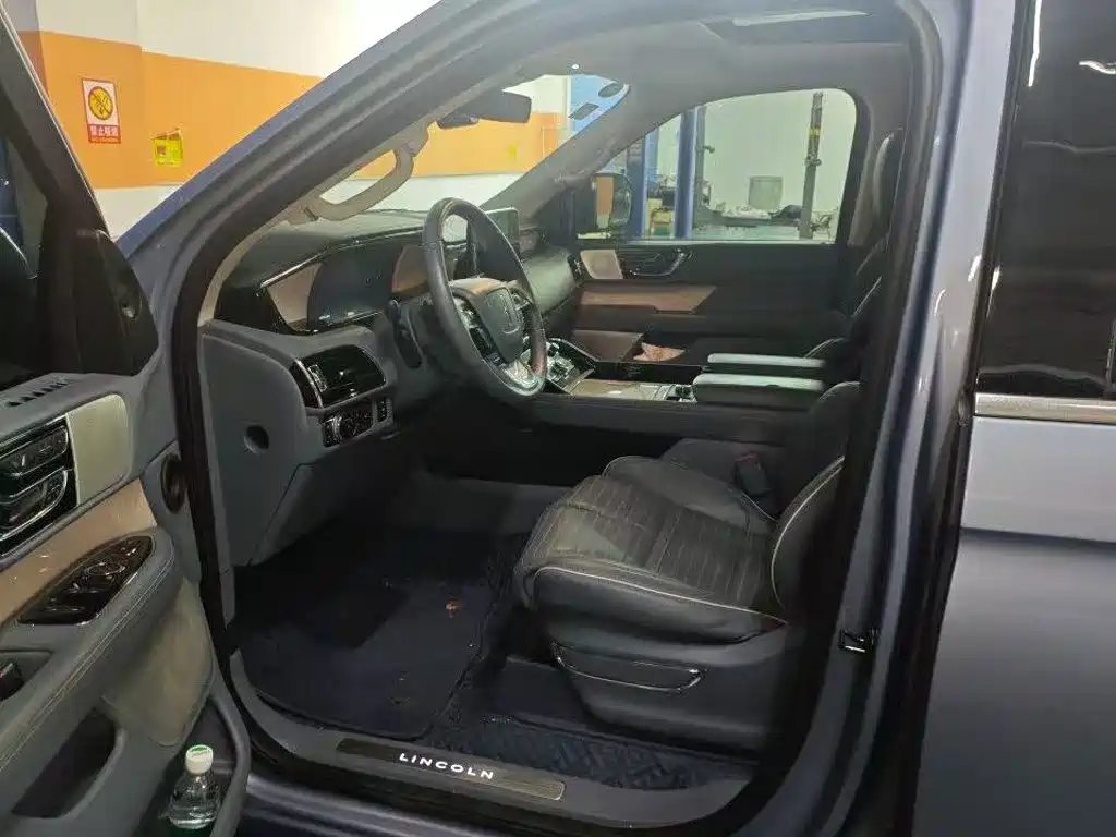 Lincoln Navigator — миниатюра 8