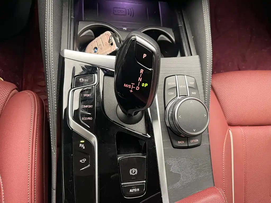 BMW 5 Series — миниатюра 23