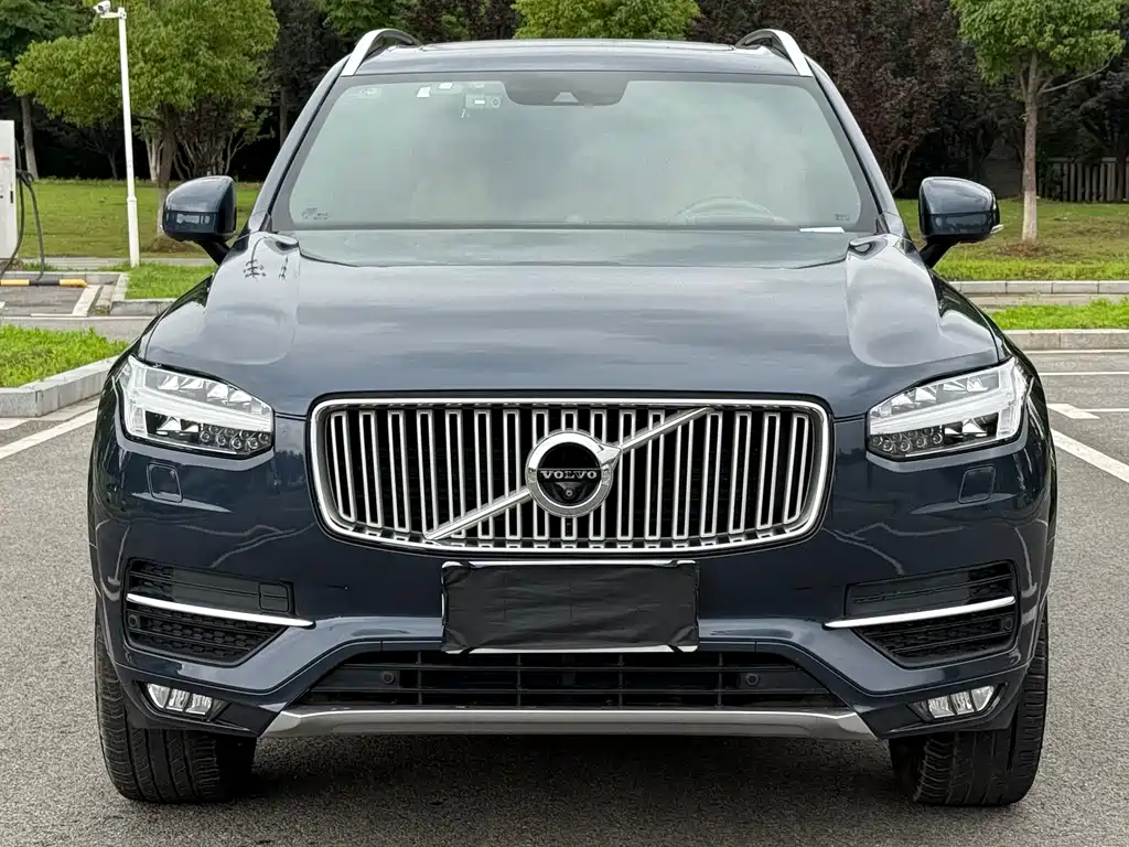Volvo XC90 2018 T6 7 мест