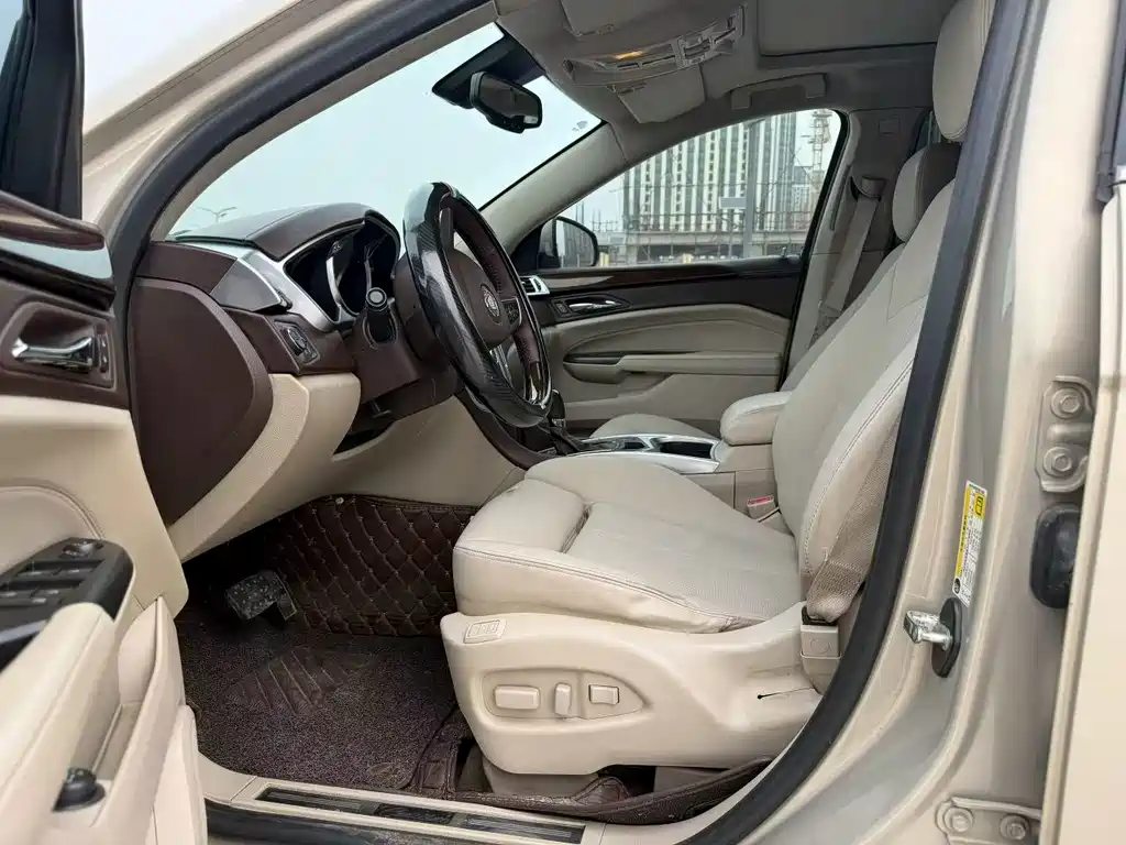 Cadillac SRX — миниатюра 7