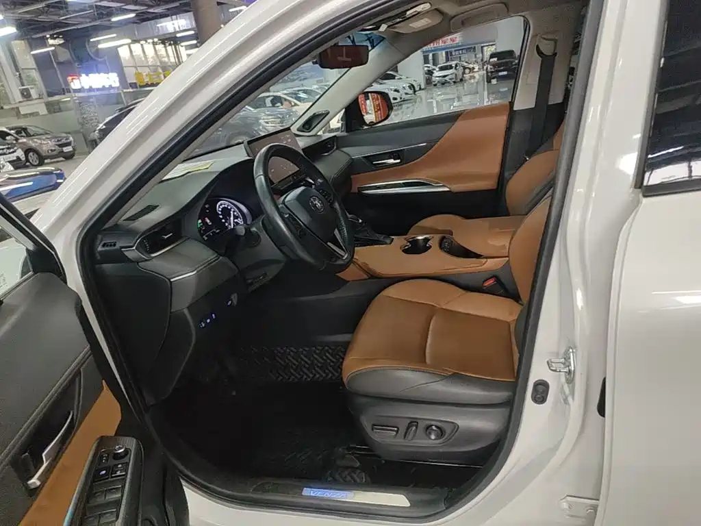 Toyota Venza — миниатюра 15