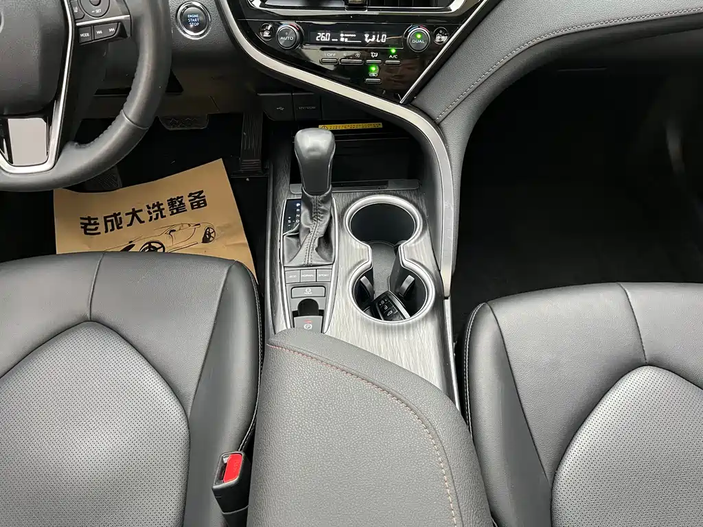 Toyota Camry — миниатюра 13