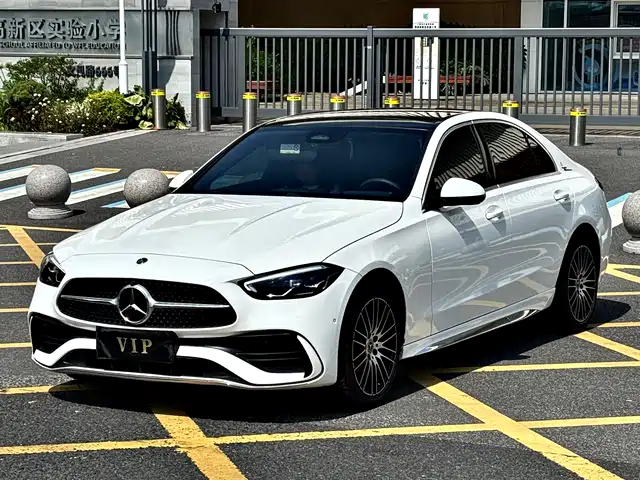 Mercedes-Benz C-Class — фото 1