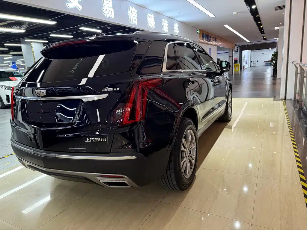 CADILLAC XT5