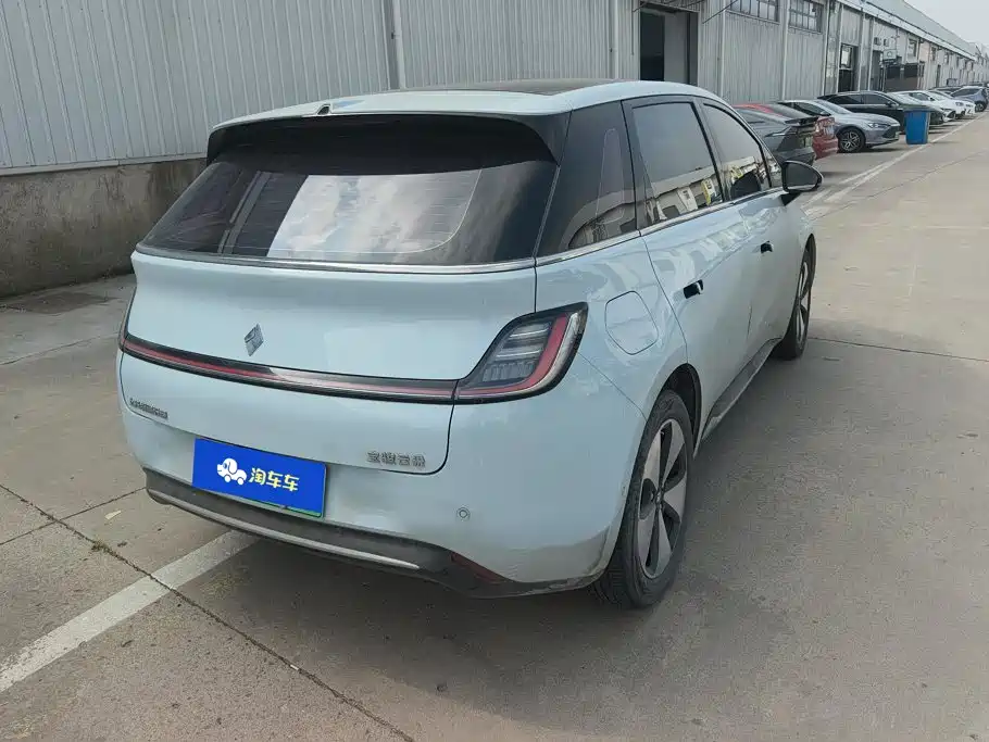 Baojun Yunduo — миниатюра 3