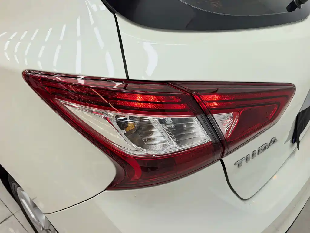 Nissan Tiida — миниатюра 15