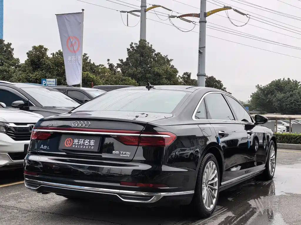 AUDI A8