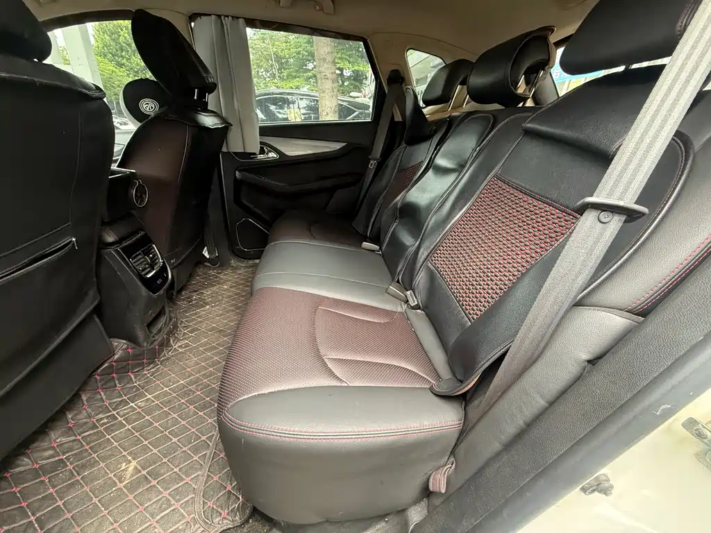 Baojun 560 2016 1.8L iAMT Luxury