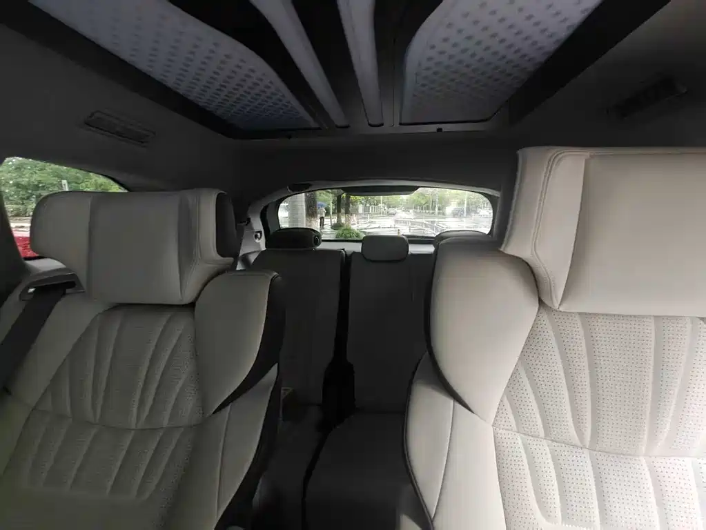 Toyota Granvia 2024 2.5L Comfort