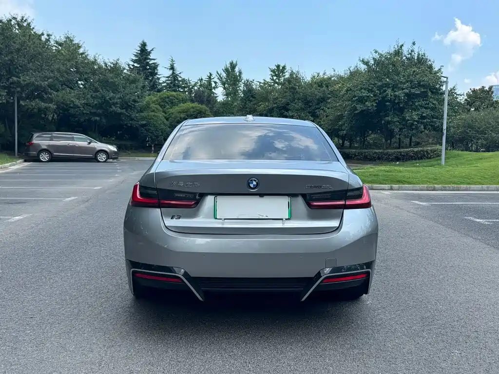 BMW i3 — миниатюра 11