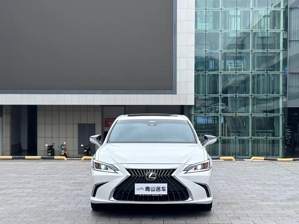 Lexus ES 2023 200