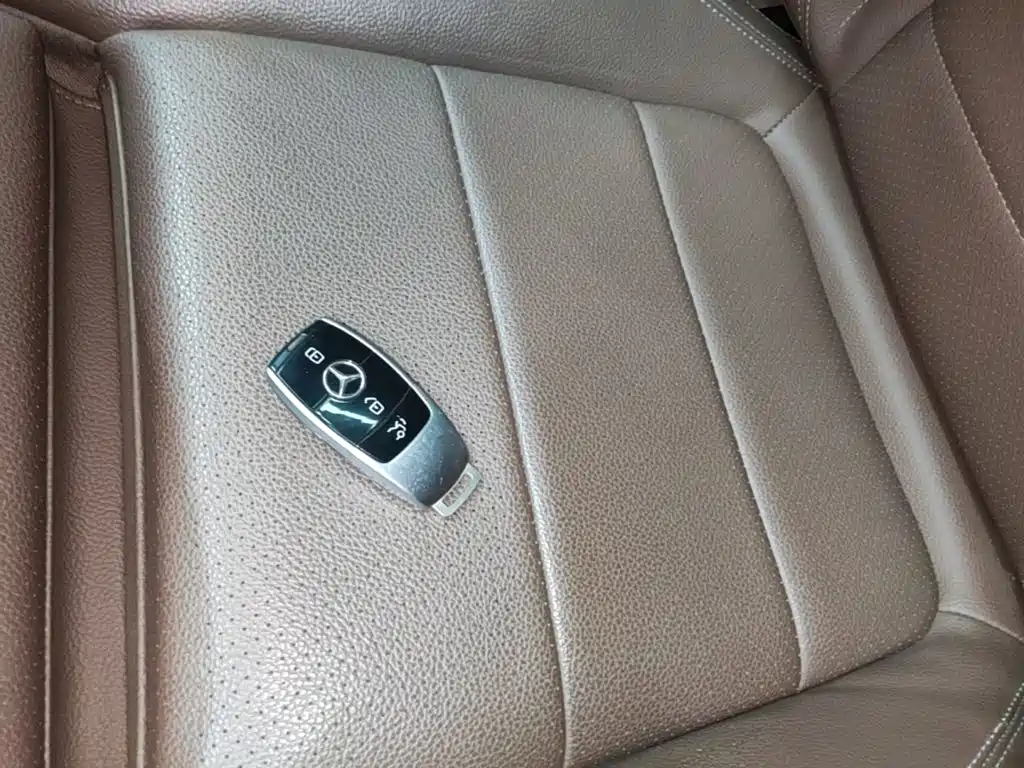 Mercedes-Benz E-Class — миниатюра 9