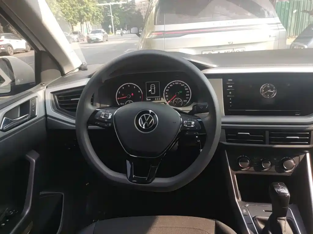 Volkswagen Polo — миниатюра 12