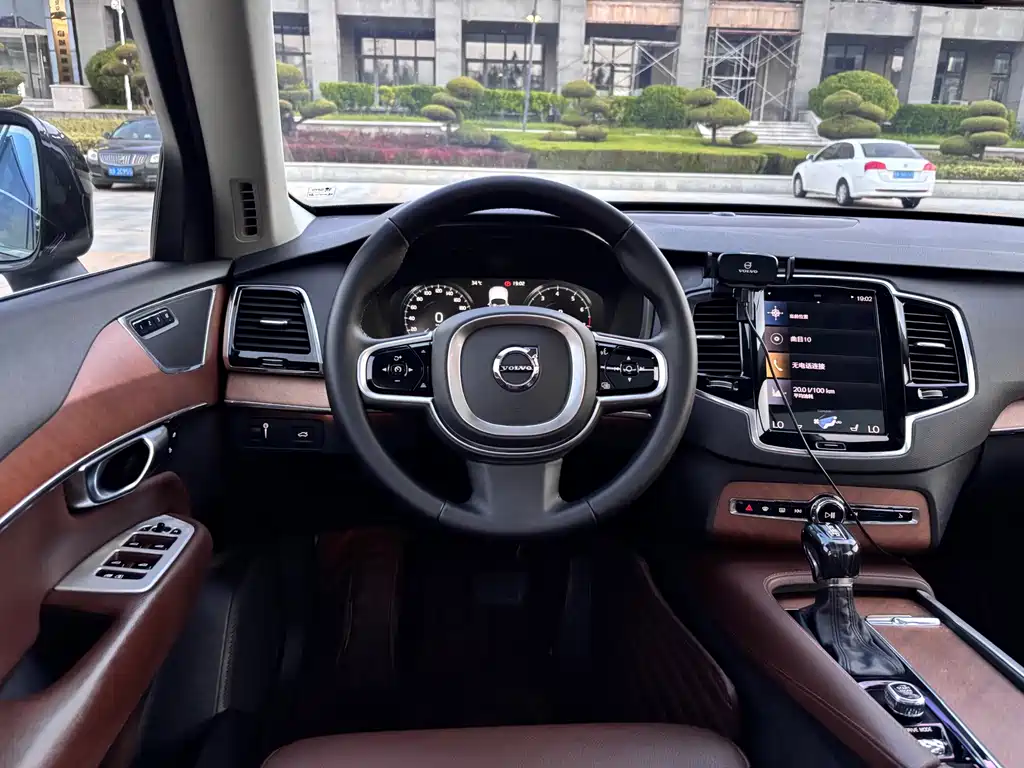 Volvo XC90 — миниатюра 19