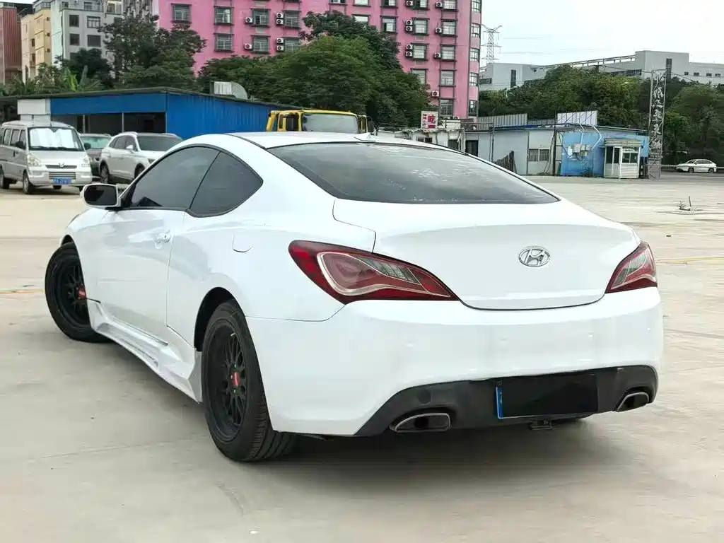 Hyundai Genesis Coupe — миниатюра 8