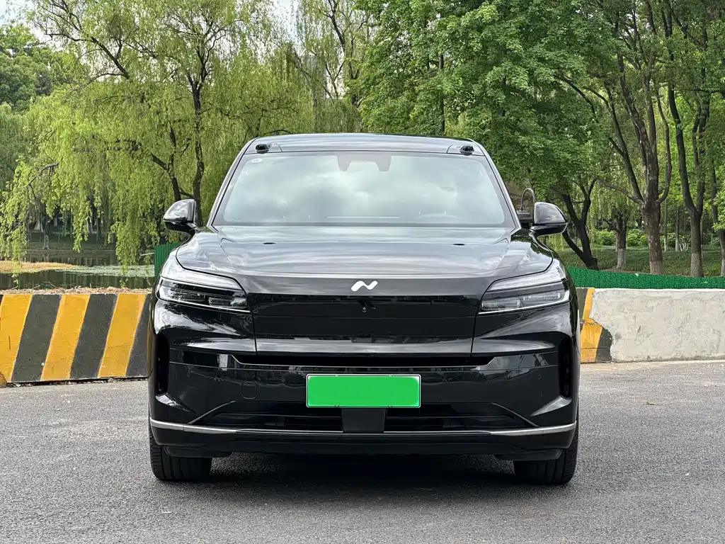 Onvo L90 2025 Max мест