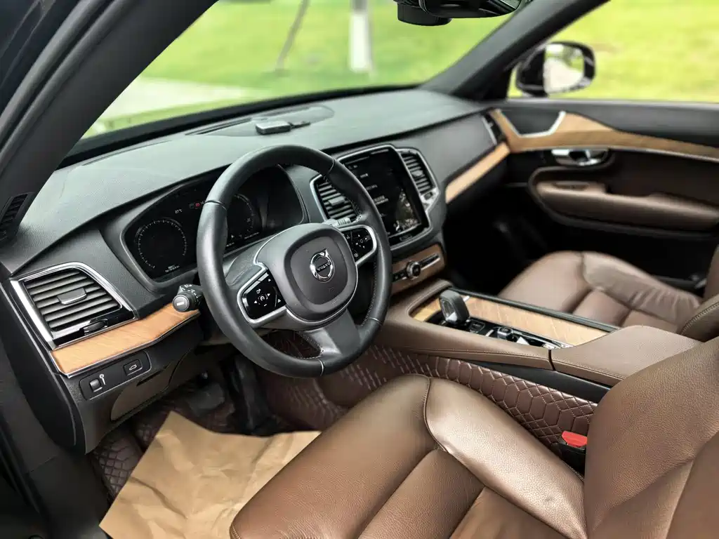 Volvo XC90 2021 B6 Luxury 7 мест