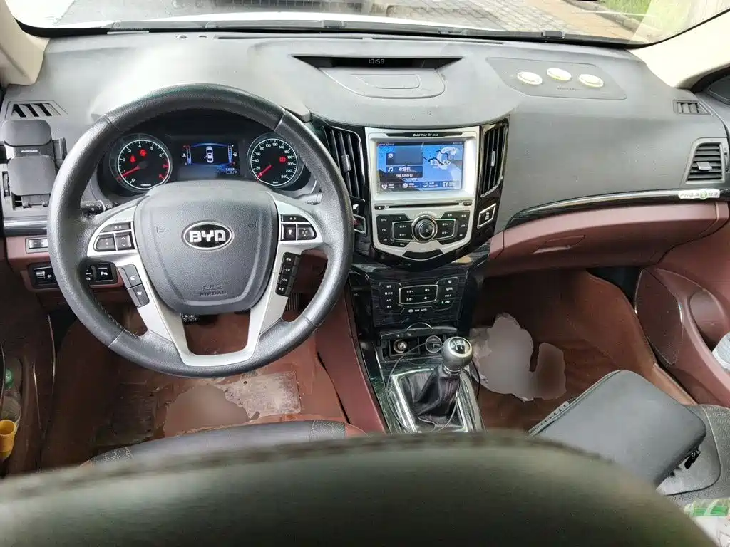 BYD Surui 2015 1.5L MT Luxury