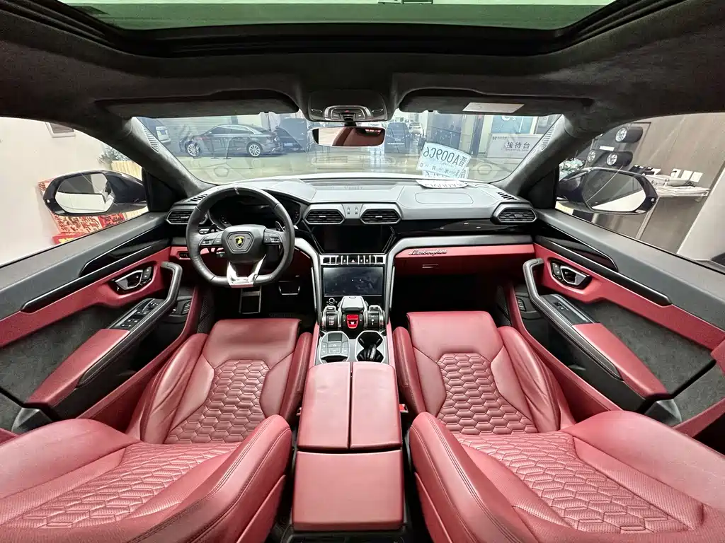 Lamborghini Urus — миниатюра 11