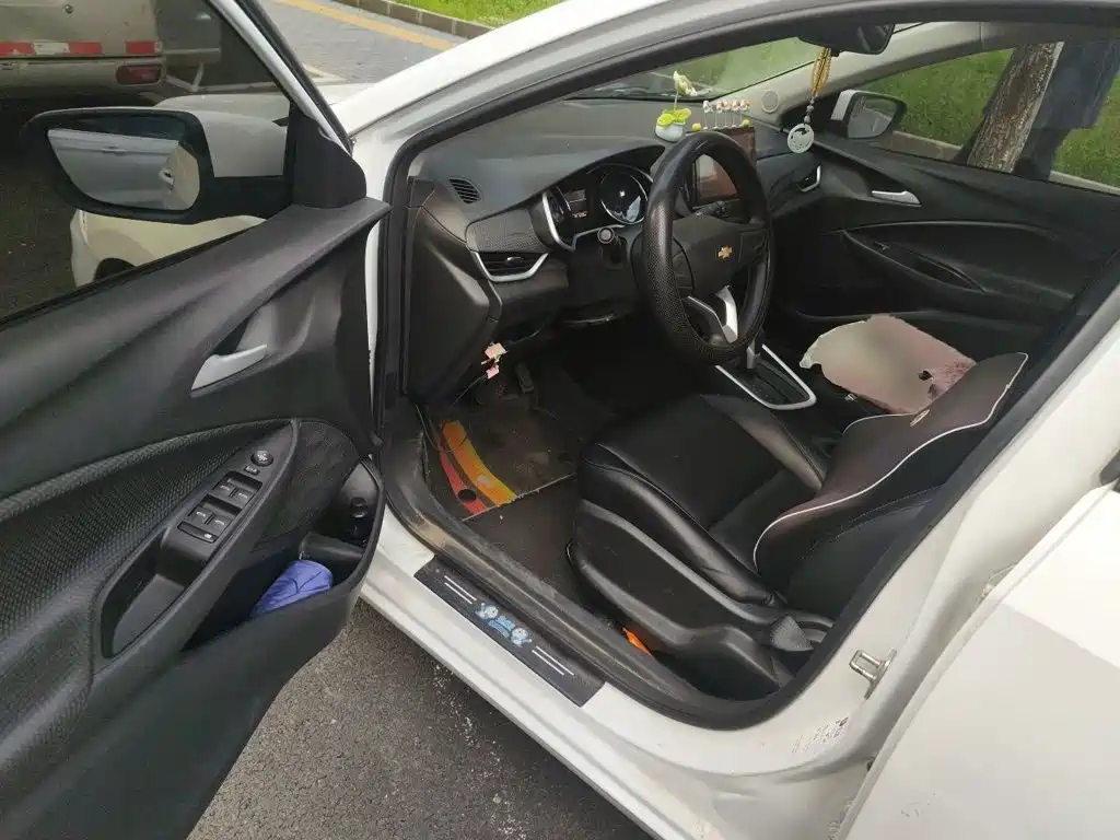 Chevrolet Cavalier — миниатюра 12