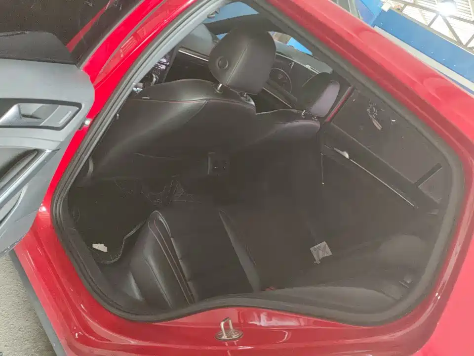 Volkswagen Golf GTI — миниатюра 8