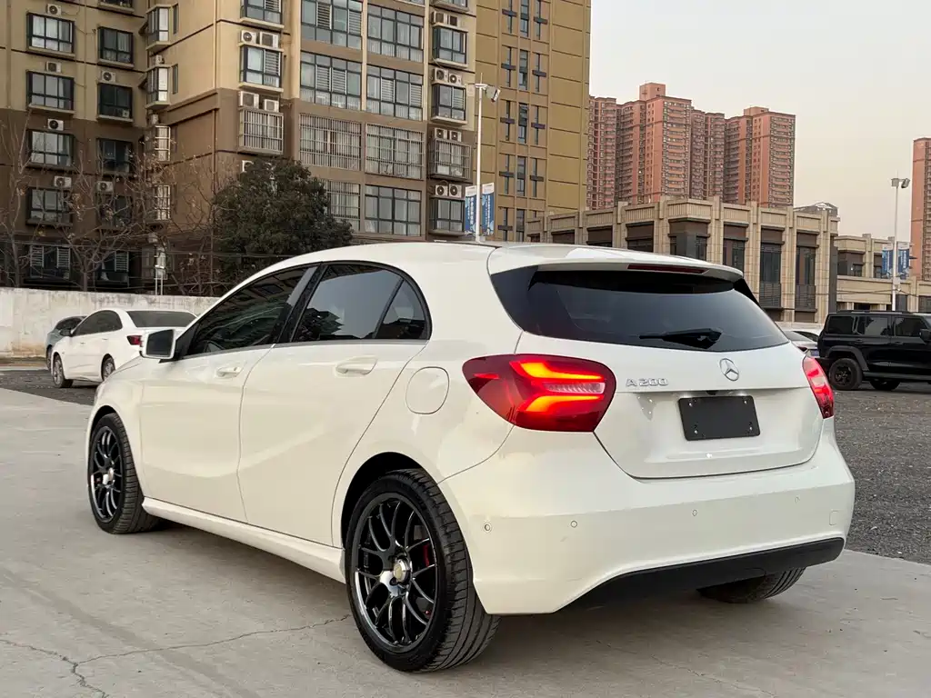 Mercedes-Benz A-Class (Import) — миниатюра 4