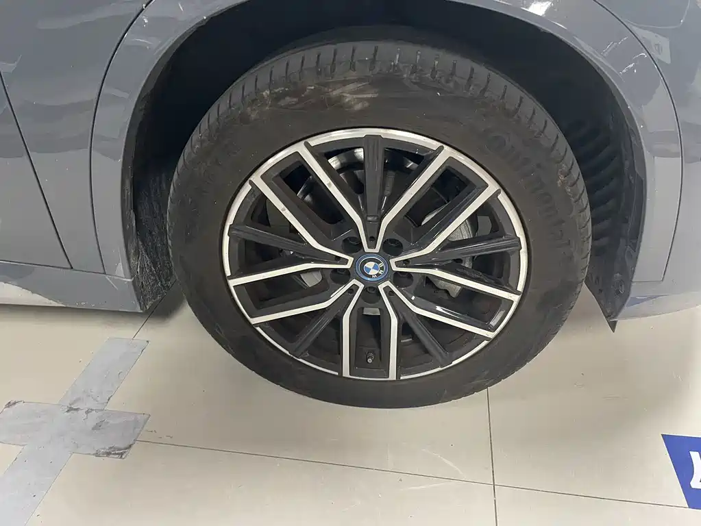 BMW iX1 — миниатюра 7