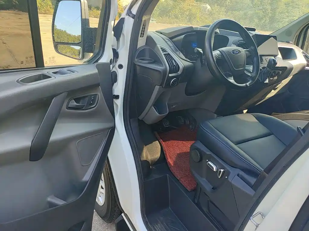 Ford Transit — миниатюра 16
