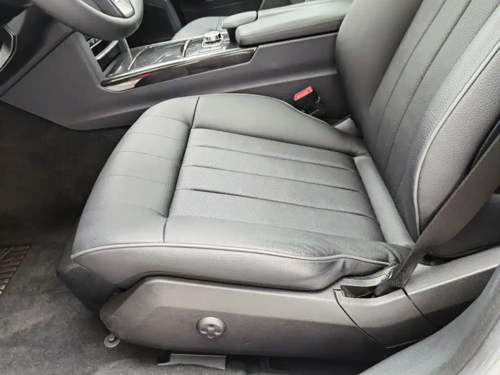 Mercedes-Benz E-Class — миниатюра 20